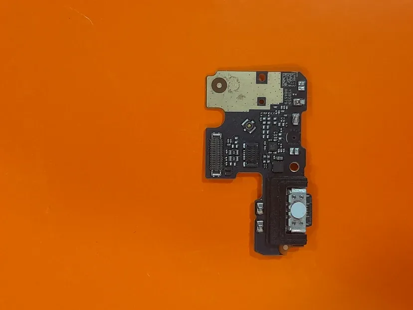 یوآی اف شارژ (USB Charging IC / برد شارژ) موبایل | سیگنال موبایل